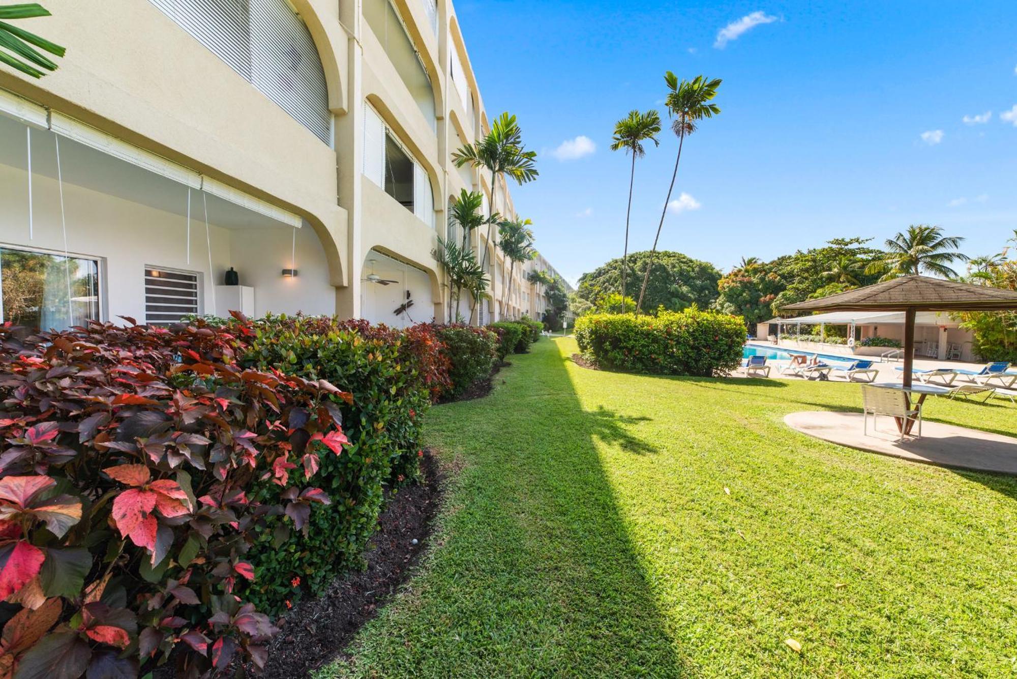 Golden View No 107 Apartment Saint James Exterior photo